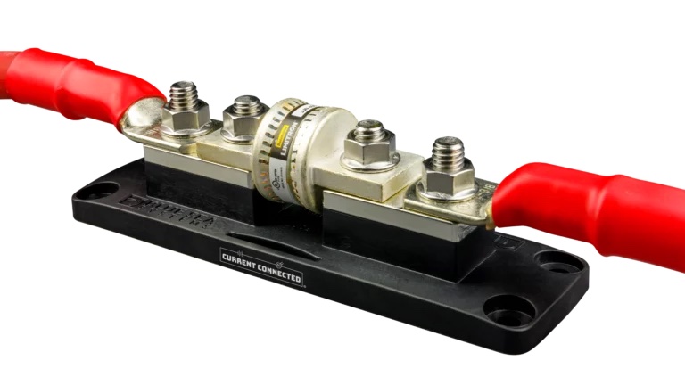 Blue Sea 5502 fuse block connected with 4/0 AWG cable